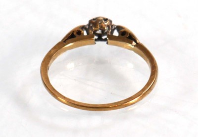 Lot 578 - A 9ct yellow gold ring set small diamond in a...