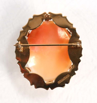Lot 615 - A 9ct yellow gold mounted cameo brooch...