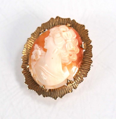 Lot 615 - A 9ct yellow gold mounted cameo brooch...