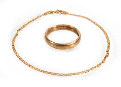 Lot 623 - A 9ct yellow gold wedding band, ring size P...