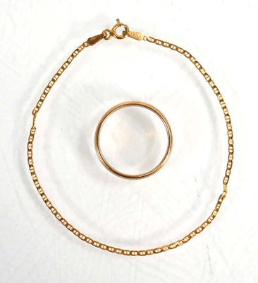 Lot 623 - A 9ct yellow gold wedding band, ring size P...