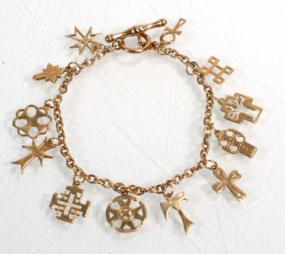 Lot 631 - A 9ct yellow gold chainlink bracelet with...