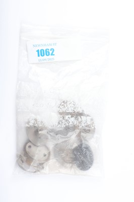Lot 1062 - 9 Pistol grip/Prince of Wales caps