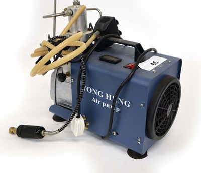 Lot 1085 - Yong Heng air compressor