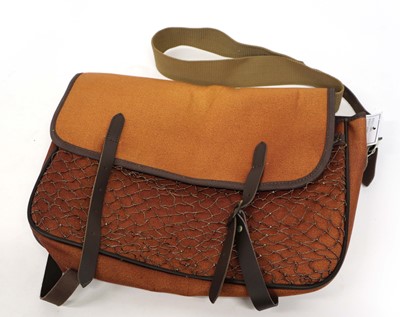 Lot 1092 - Bisley canvas game bag with net