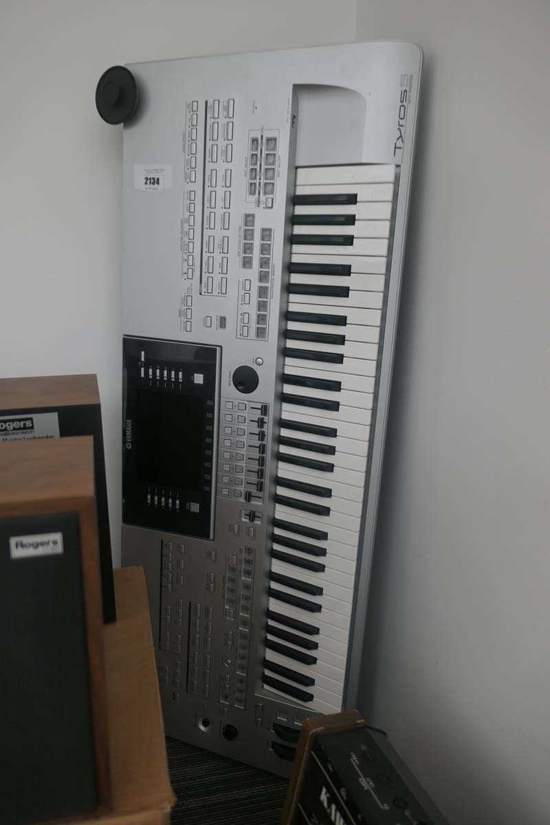 Lot 2134 - Yamaha Tyros 3 digital work station
