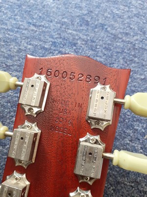 Lot 2183 - Gibson studio Les Paul model 6 string electric...