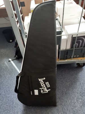 Lot 2183 - Gibson studio Les Paul model 6 string electric...