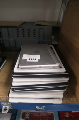 Lot 2201 - Selection of Apple iPads for spares and repairs