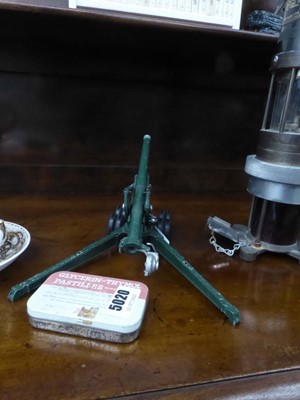Lot 5020 - Metal toy field gun with shells