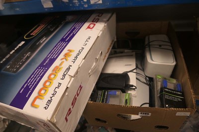 Lot 2205 - Box containing various items including a RSQ...
