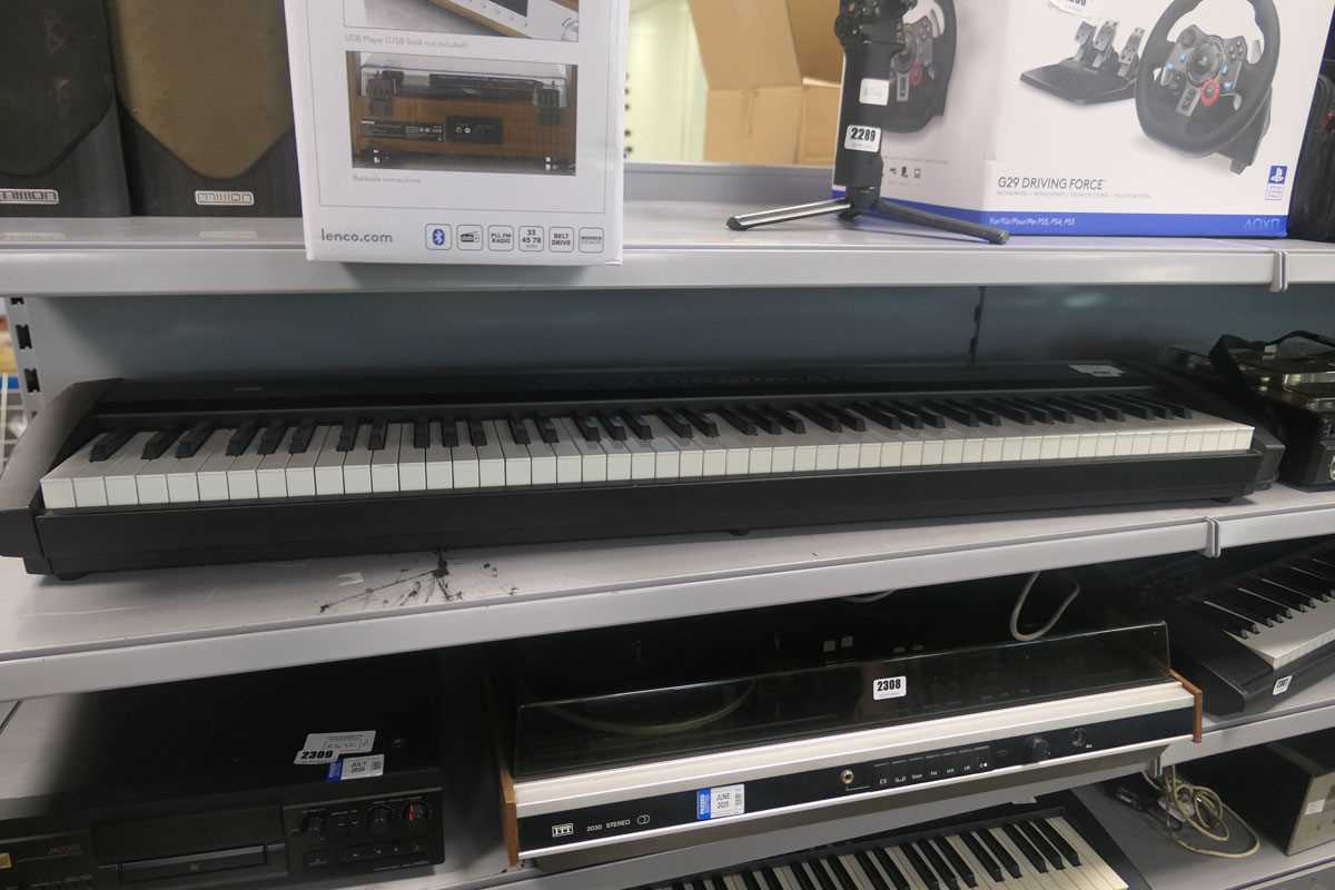 Lot 2292 - Korg SP200 keyboard