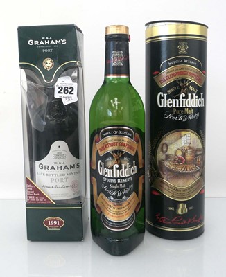 Lot 262 - 2 bottles, 1x W&J Graham's Late bottled...