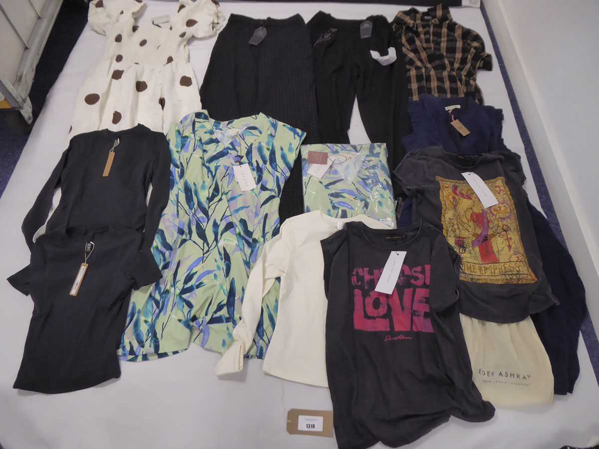 Lot 1318 - Selection of clothing to include Poetry, Skims,...