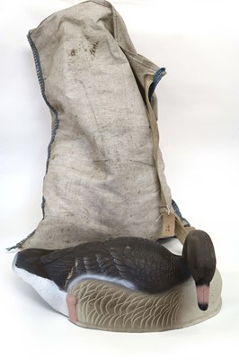 Lot 1335 - Gaggle of 12x decoy pink foot geese