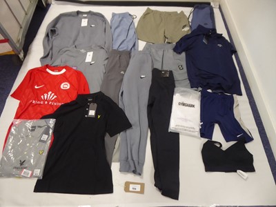 Lot 1326 - Selection of sportswear to include Nike, Lyle...