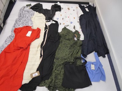 Lot 1330 - Selection of clothing to include Sezane, Oh...