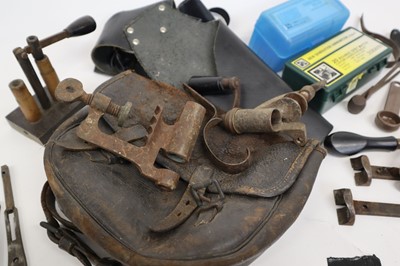 Lot 2909 - Assortment of various reloading equipment...
