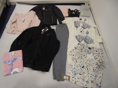 Lot 1338 - Selection of clothing to include The North...