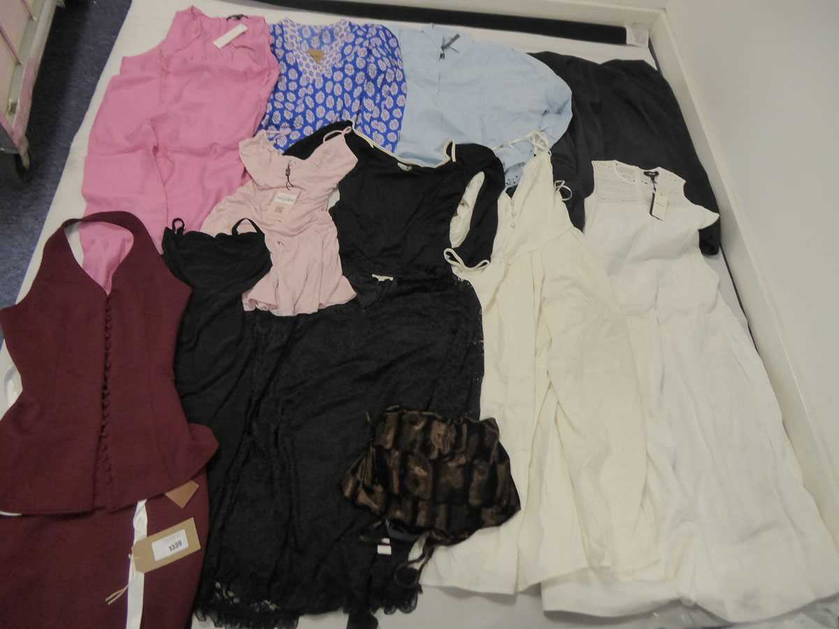 Lot 1339 - Selection of clothing to include Oh Polly,...