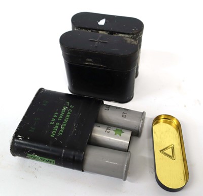 Lot 2628 - (S1) 15x flare cartridges, in 3x original tins