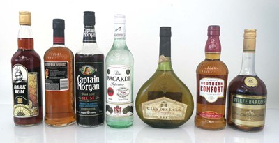 Lot 40 - 7 bottles, 1x Cles Des Ducs 3 star Armagnac...