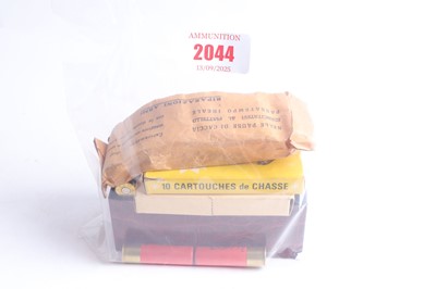 Lot 2044 - (S2) Box containing 16x 10 bore and 19x 24...
