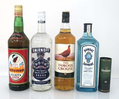 Lot 43 - 4 bottles & a Glenfiddich miniature, 1x Bombay...