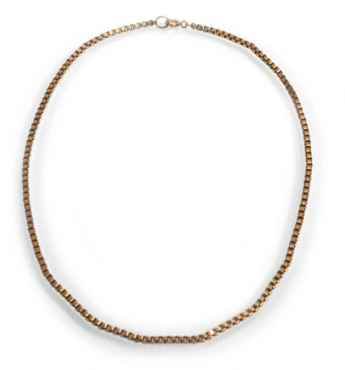 Lot 645 - A 9ct yellow gold boxlink necklace, l. 43 cm,...