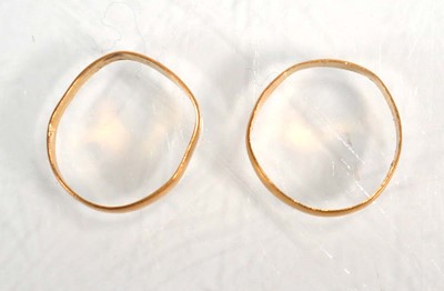 Lot 650 - Two 22ct yellow gold wedding bands, Birmingham...
