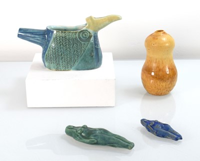 Lot 143 - A group of contemporary ceramics including a...