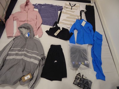 Lot 1347 - Selection of sportswear to include Sweaty...