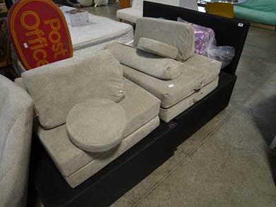 Lot 1045 - 2 folding bed seats