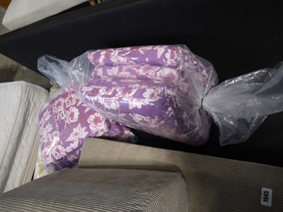 Lot 1046 - 2 bags of floral purple seat cushions