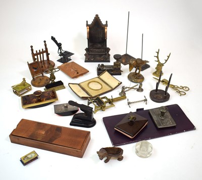 Lot 153 - A group of collectables including a 1955...