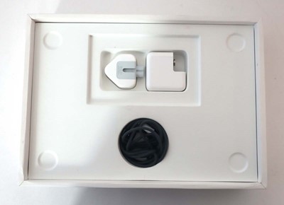Lot 2002 - MacBook Air 13" 2024 A3113 Midnight laptop...