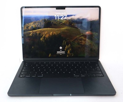 Lot 2006 - MacBook Air 13" 2022 A2681 Midnight with M3...
