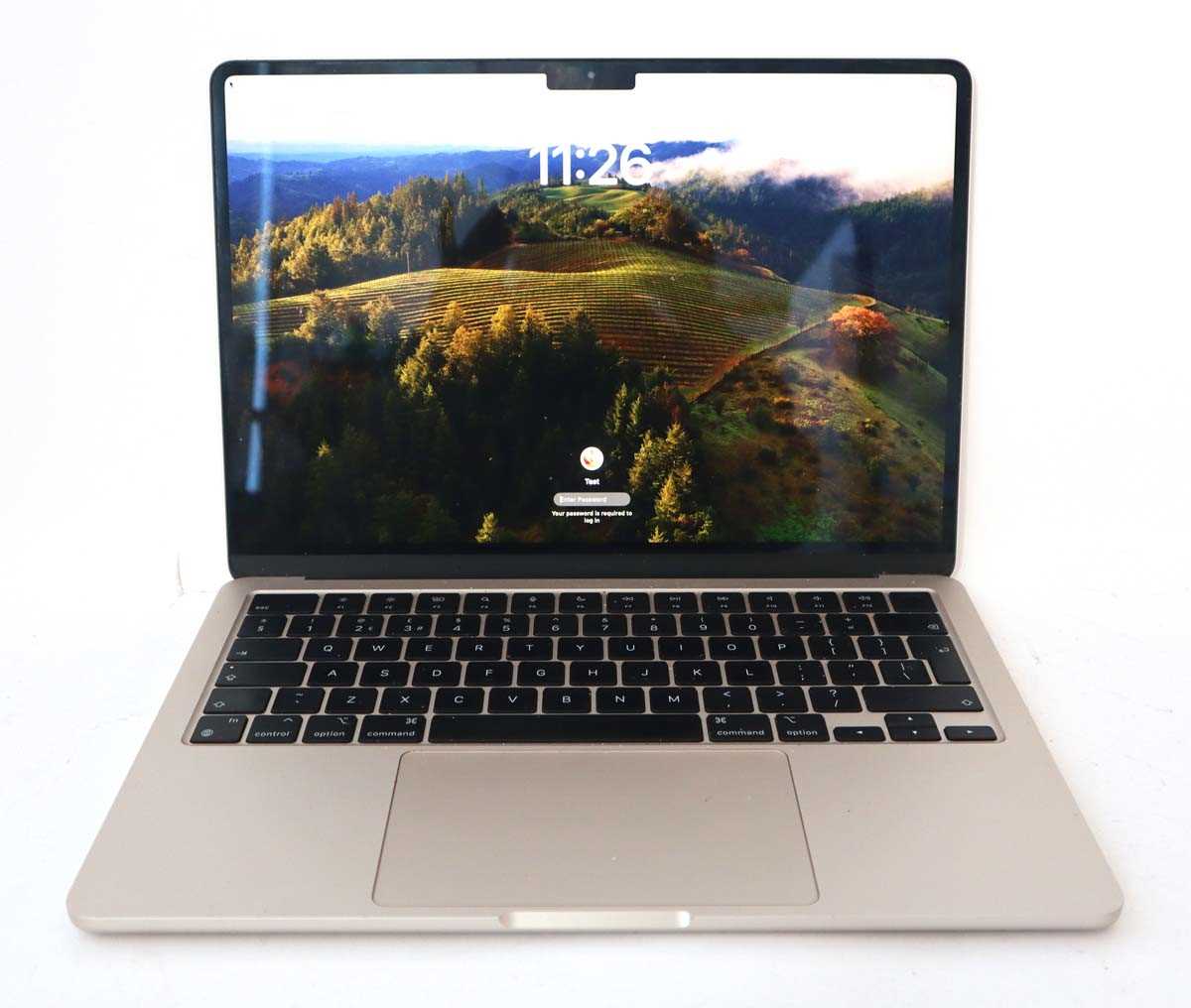 Lot 2007 - MacBook Air 13" 2022 A2681 Starlight laptop...