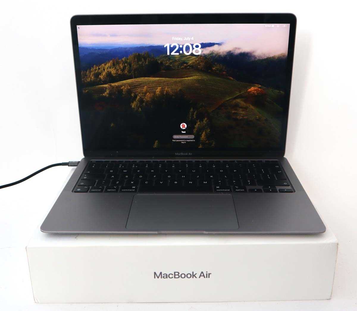 Lot 2016 - MacBook Air 13" 2020 A2337 Space Grey laptop...