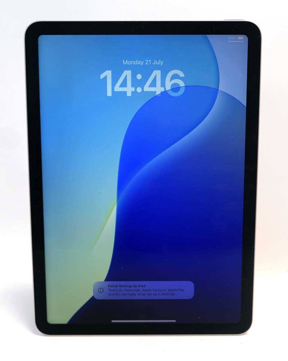 Lot 2065 - iPad Air 5th Gen 64GB Silver
