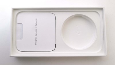 Lot 2156 - iPhone 14 128GB Starlight with box