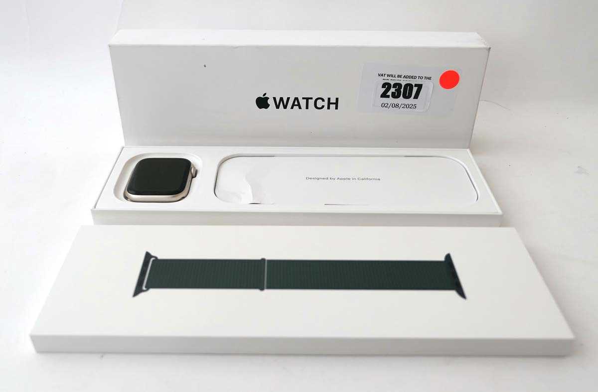 Lot 2307 - Apple Watch SE 2nd Gen 44MM Starlight Al