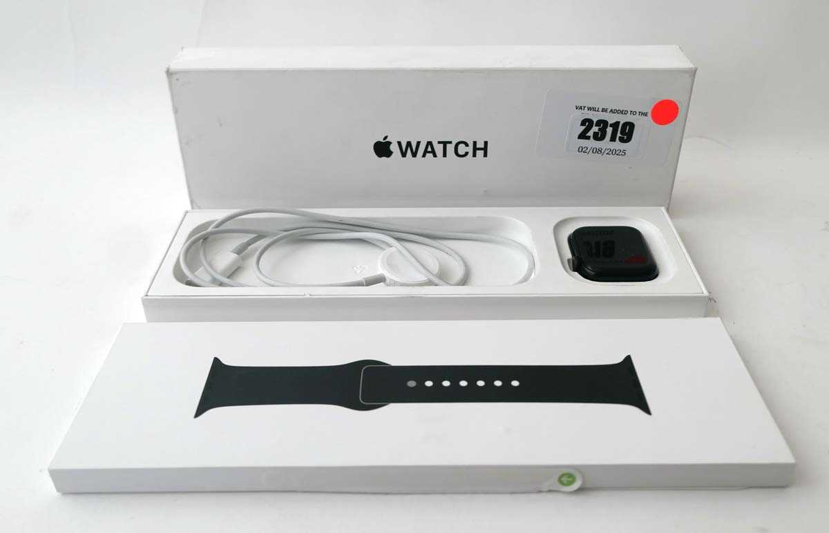 Lot 2319 - Apple Watch SE 2nd Gen 40MM Midnight Al