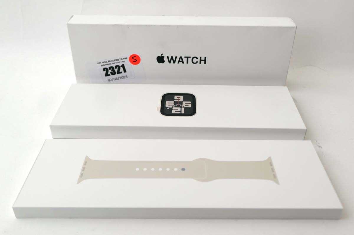 Lot 2321 - *Sealed* Apple Watch SE 2nd Gen 40MM Starlight