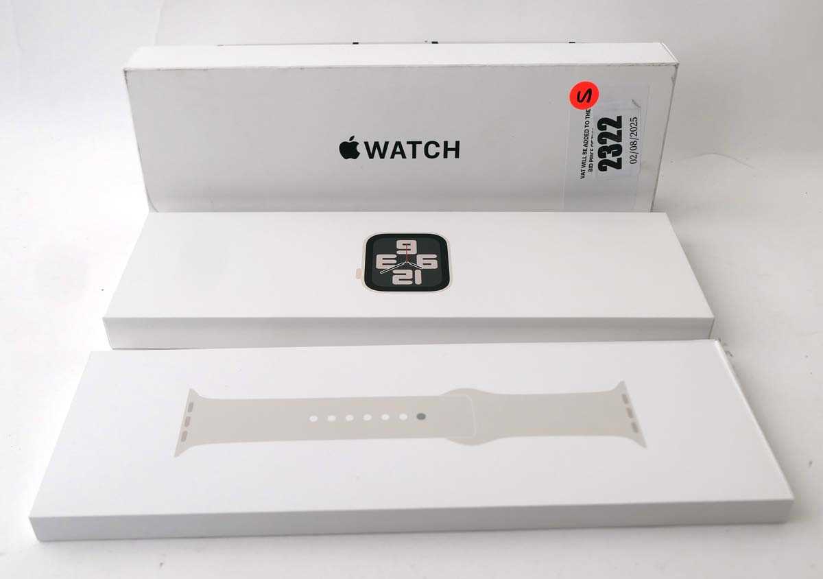 Lot 2322 - *Sealed* Apple Watch SE 2nd Gen 40MM Starlight