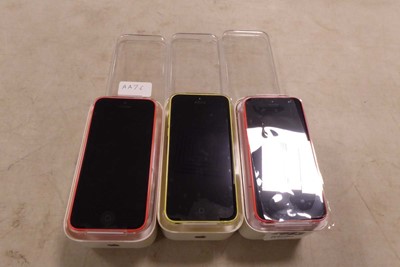 Lot 2083 - 3 x Apple iPhone 5c