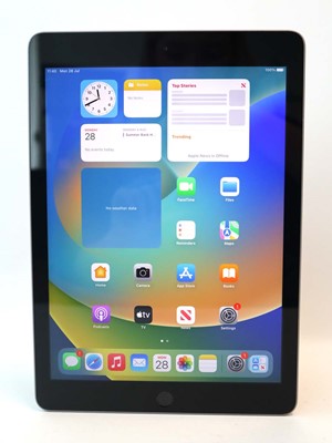 Lot 1086 - iPad 5th Gen 32GB Space Grey