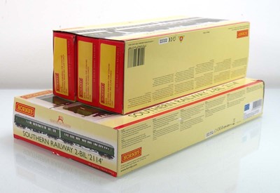 Lot 222 - A Hornby OO gauge R3161 Class 401 2-BIL 2-car...