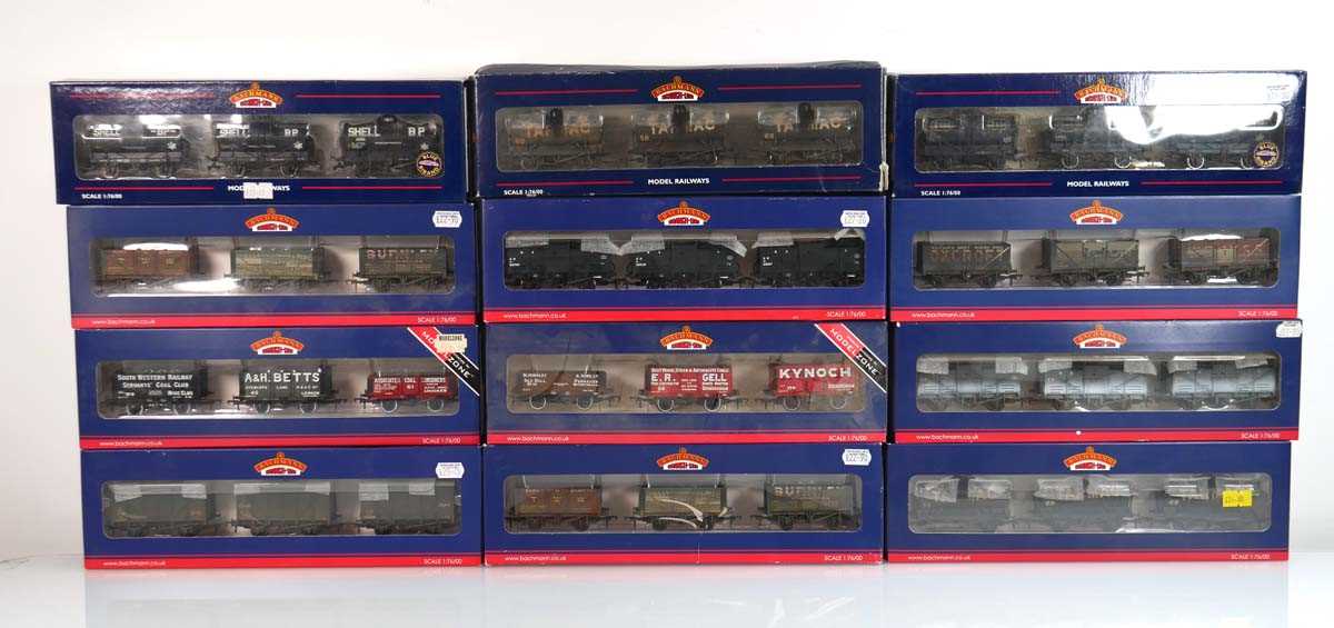 Lot 228 - Eighteen Bachmann Branchline OO gauge three...