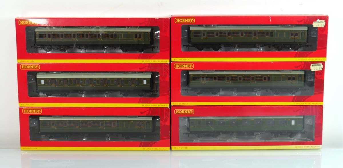 Lot 230 - Twenty Hornby OO gauge corridor and other...